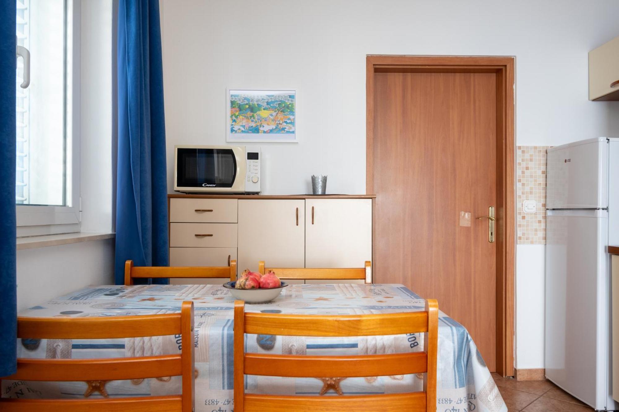 Apartments By The Sea Mandre, Pag - 4092 Kolan Rom bilde